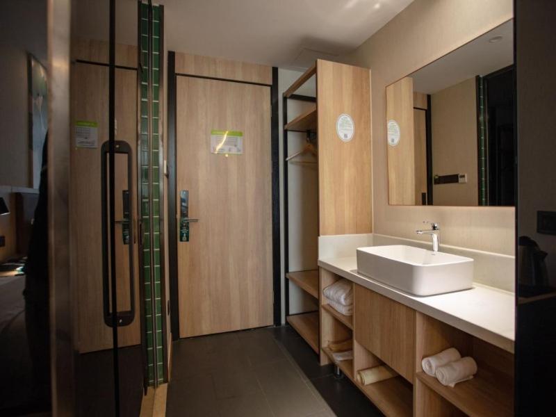 Hotel Greentree Haiqi Road 3*